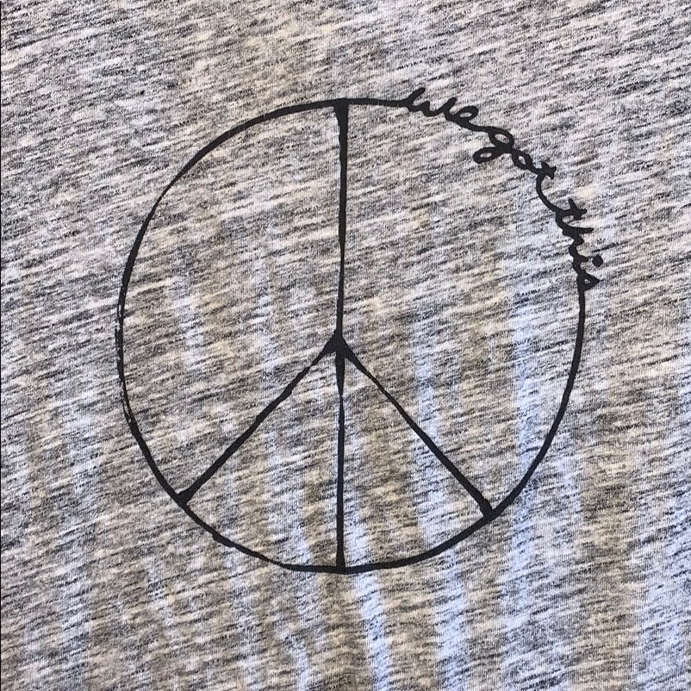 Gray tee - Picture 4 of 4